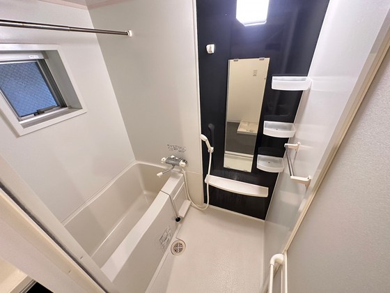 バス・シャワールーム　※別部屋の写真です