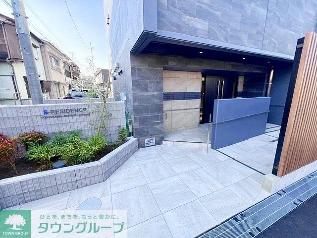 エントランス　庭