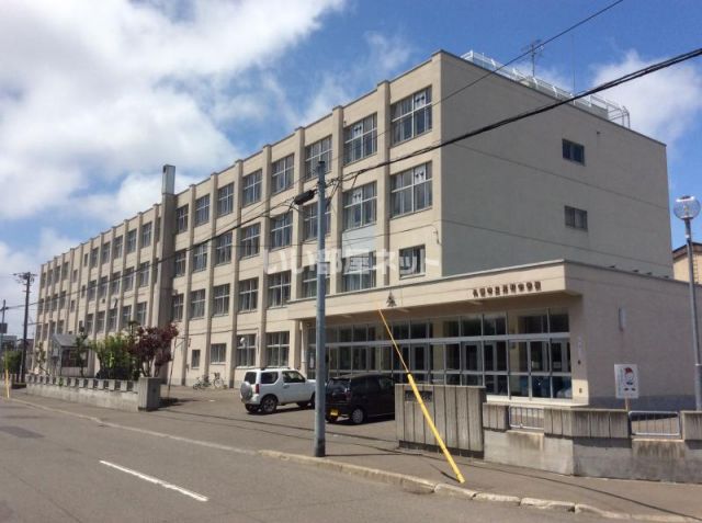 中学校　元町中学校（中学校）まで214m