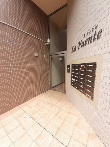 エントランス　ゆとりのあるエントランスです