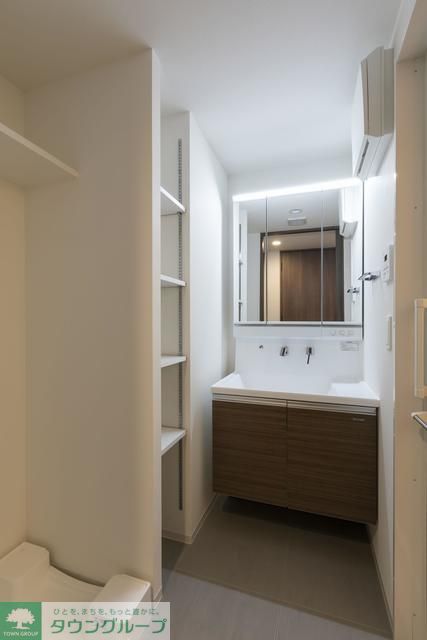 洗面設備　※写真は同タイプ住戸です。