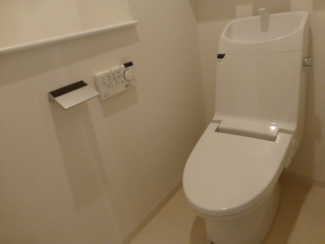 トイレ　※別部屋の参考写真です。