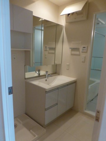 洗面設備　※別部屋の参考写真です。