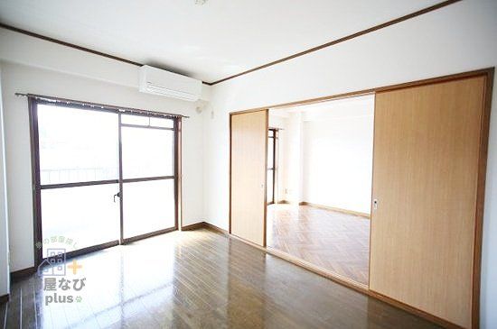 居室・リビング　※他号室写真です
