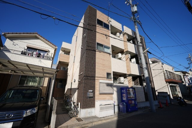 建物外観　日が当たる南向きです！