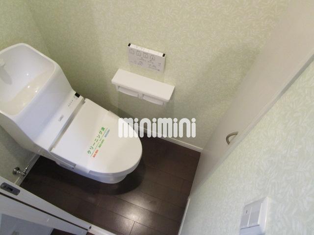 トイレ　バストイレ別です。