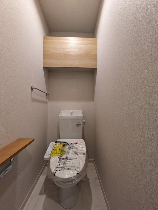 トイレ　※同物件別部屋画像の為仕様が異なる場合がございます