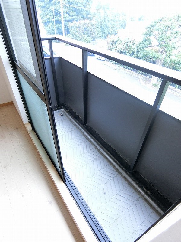バルコニー　日当たり良好なベランダです。