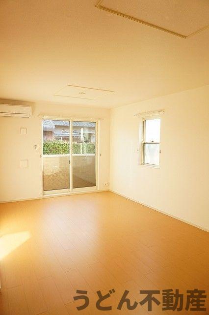 居室・リビング　うどん県のお部屋探しはうどん不動産へ うどんちゃんとLINE