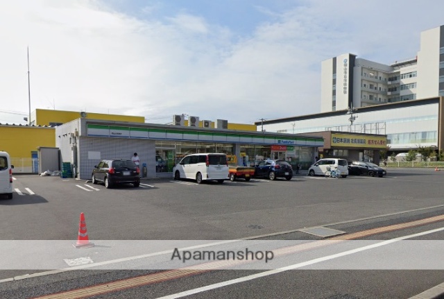 コンビニ　ファミリーマート北長瀬店（コンビニ）まで159m