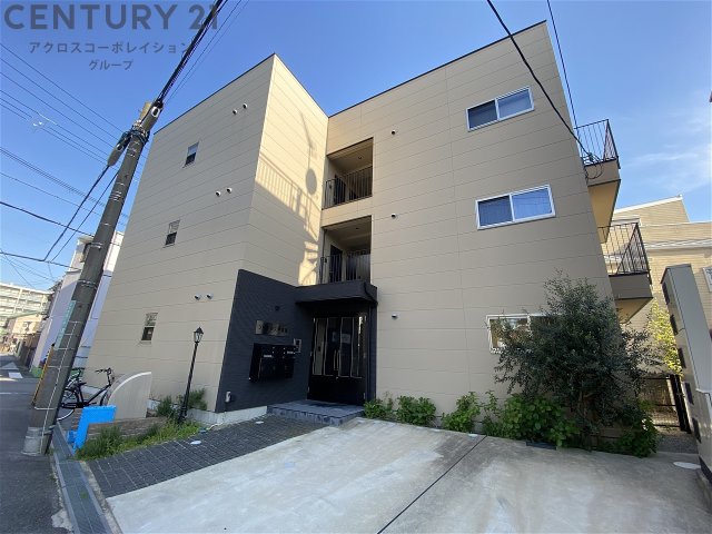 建物外観　オートロック付きで安心！宅配BOX付きで便利！