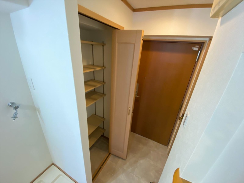 玄関　収納付き玄関