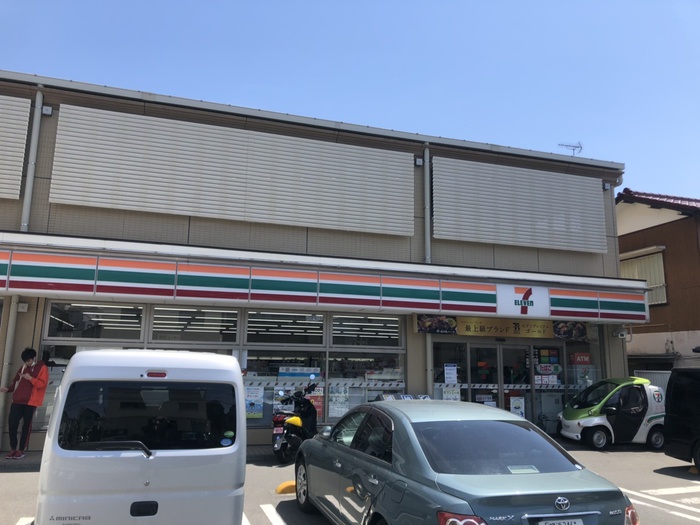 コンビニ　セブンイレブン（コンビニ）まで400m