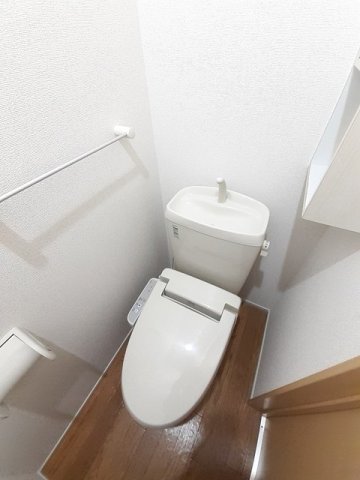 トイレ　落ち着いたトイレです