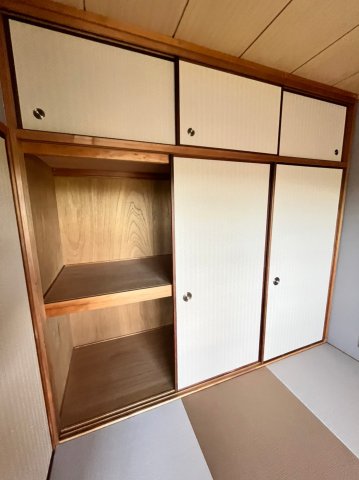 収納　同物件、別号室の写真です。