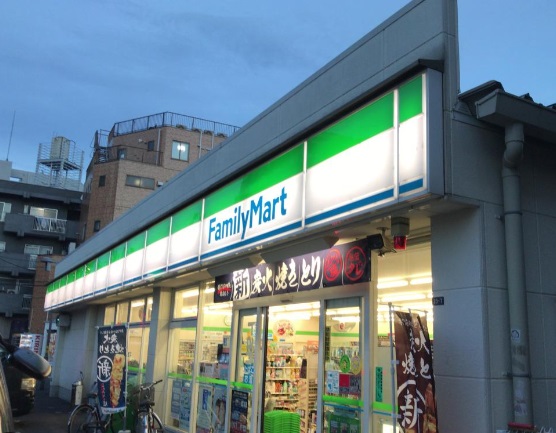 コンビニ　ファミリーマート 上板橋三丁目店（コンビニ）まで301m