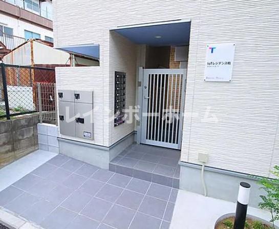 エントランス　建物の内部です
