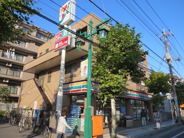 コンビニ　セブンイレブン（コンビニ）まで206m