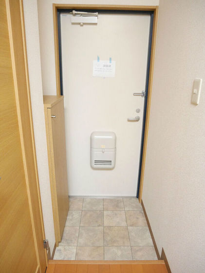 玄関　※別号室のお写真です