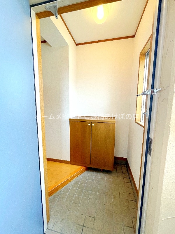 玄関　同型別部屋写真