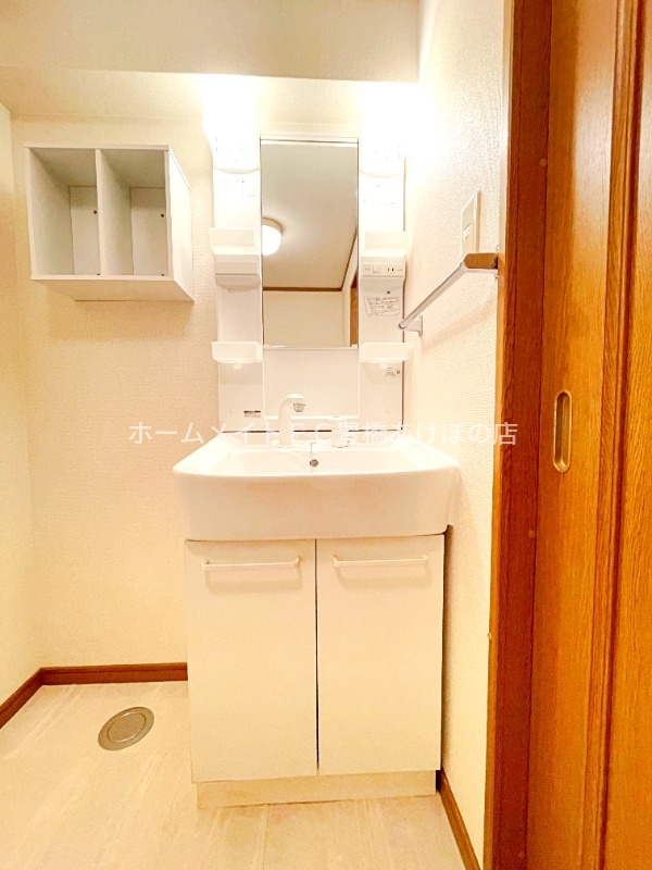 洗面設備　同型別部屋写真