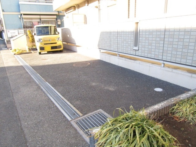 駐車場　駐車場（要空き確認）