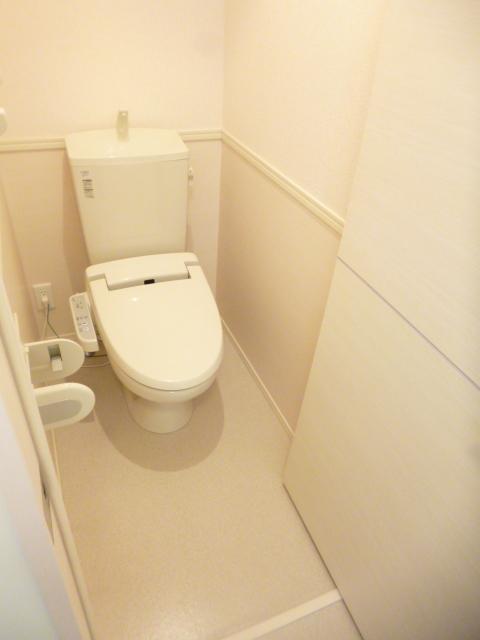 トイレ　※反転タイプのお部屋の写真です