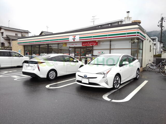 コンビニ　セブンイレブン那珂川片縄西4丁（コンビニ）まで450m
