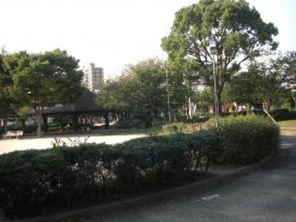 公園　三宅中央公園（公園）まで298m