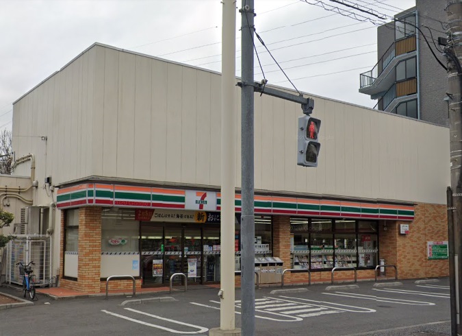 コンビニ　セブンイレブン 足立東綾瀬3丁目店（コンビニ）まで317m