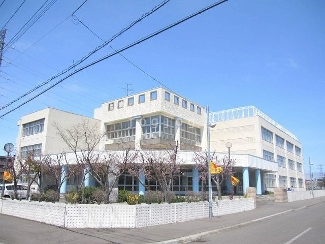 その他　札幌市立新発寒小学校（その他）まで948m