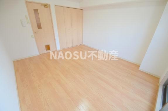 居室・リビング　天井も高く圧迫感のないお部屋です。