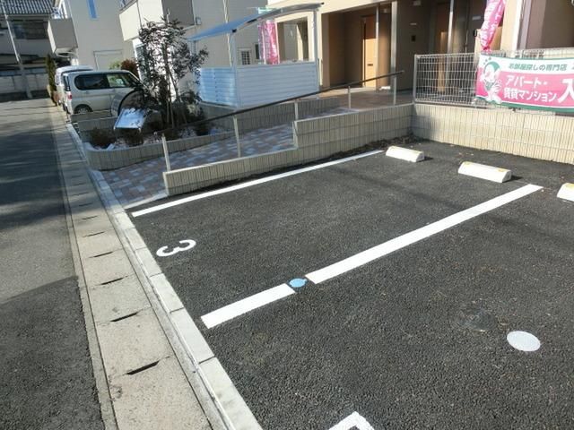 駐車場　駐車場