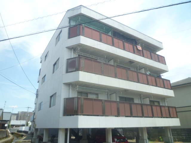 建物外観　現況が相違する場合は現況を優先致します。