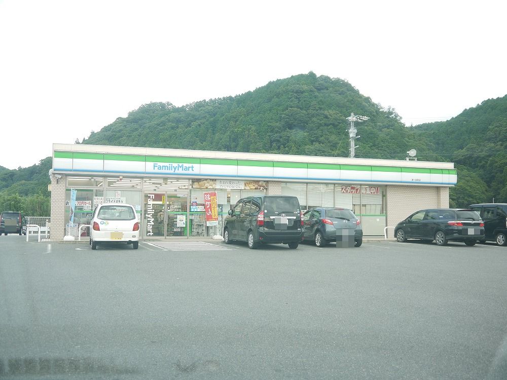 その他　【コンビニエンスストア】ファミリーマート 津一志町店まで99