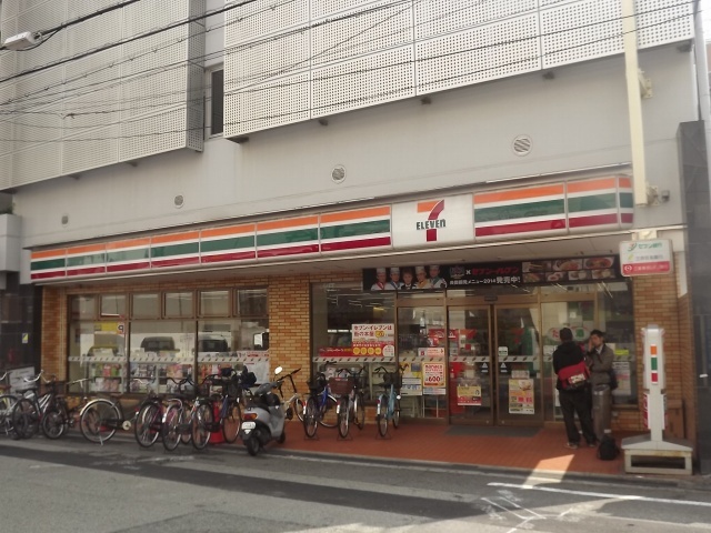 コンビニ　セブンイレブン大阪十三本町１丁目店（コンビニ）まで40m