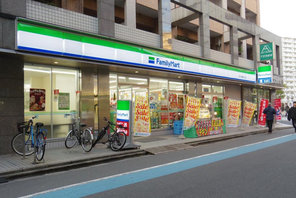 コンビニ　ファミリーマート江戸川西葛西五丁目店（コンビニ）まで30m