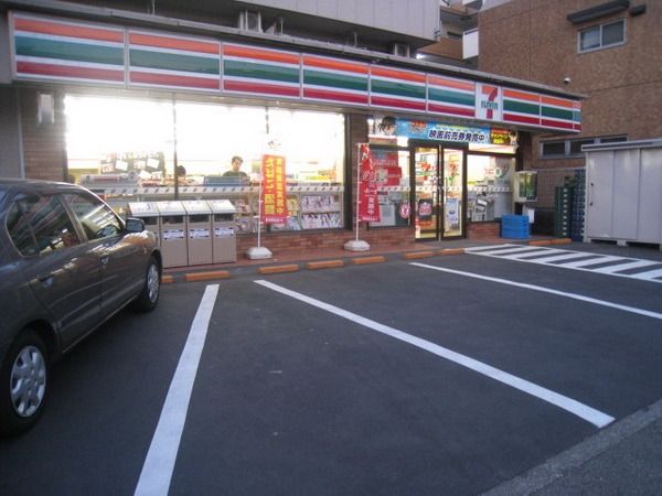 コンビニ　セブンイレブン（コンビニ）まで1158m