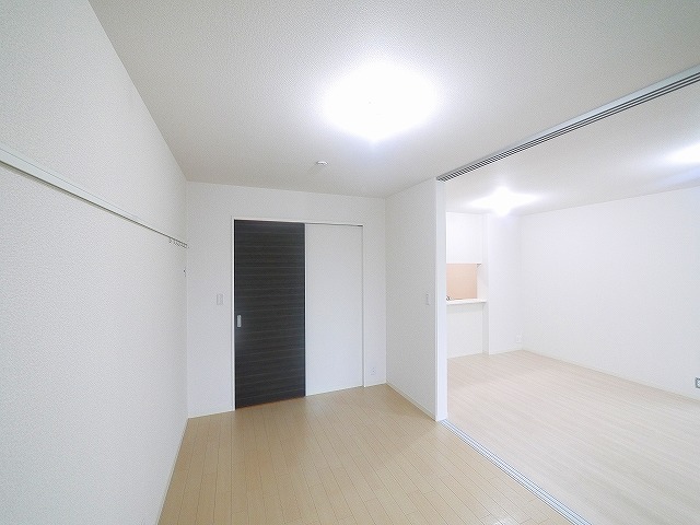 その他部屋・スペース　落ち着いて過ごせるお部屋なので、寝室にいかがでしょうか
