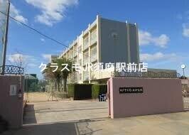 中学校　神戸市立友が丘中学校（中学校）まで584m