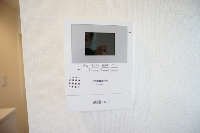 セキュリティ　ＴＶモニタ付インターホン完備で突然の来訪者が来ても安心◎