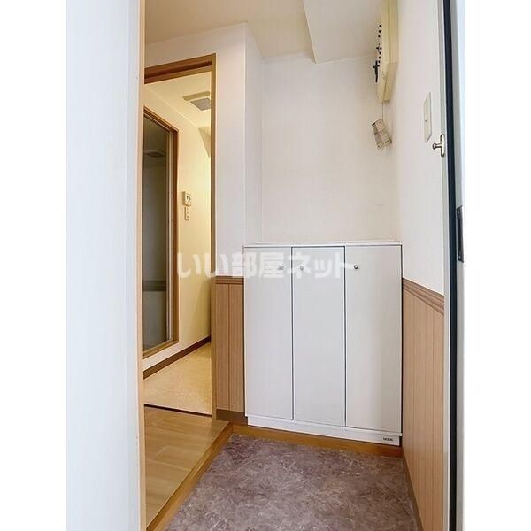 大通り秀栄マンションの玄関写真