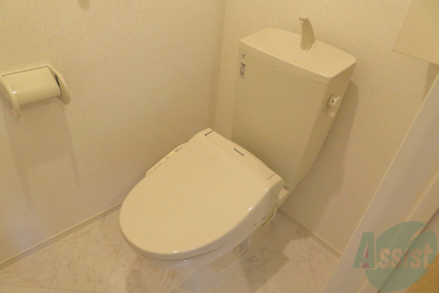 トイレ　トイレはお風呂と別なので清潔感があっていいですね。