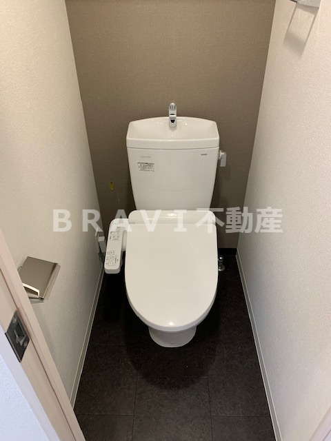 トイレ　【アドバンス大阪セレーノ】落ち着いたトイレです