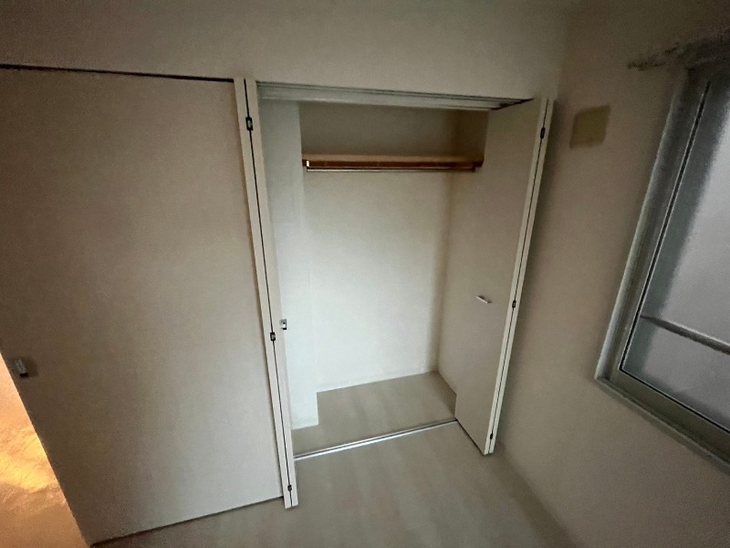 収納　寝室の収納です。部屋がすっきり片付きます。