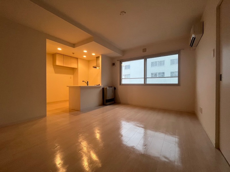 居室・リビング　広くてキレイなお部屋が広がっていて、充実した生活が送れそう。