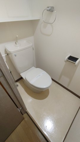 トイレ　※他部屋参考写真