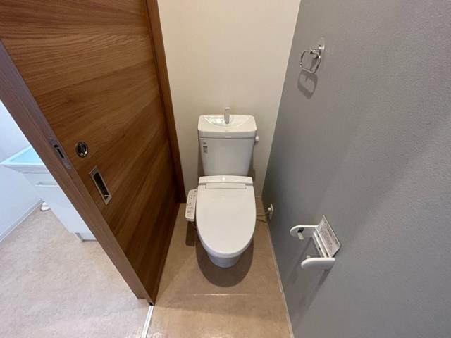 トイレ　同タイプの別部屋の写真です