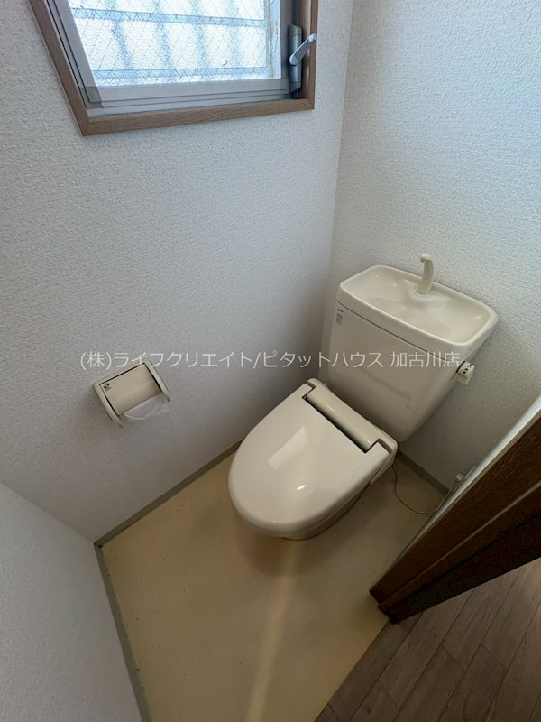 トイレ　写真は102