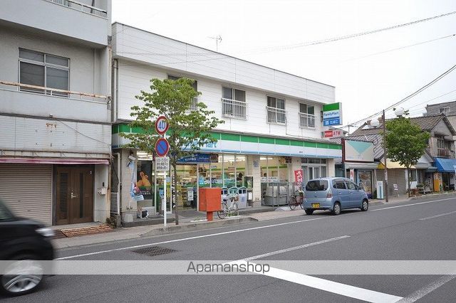 コンビニ　ファミリーマート（コンビニ）まで312m